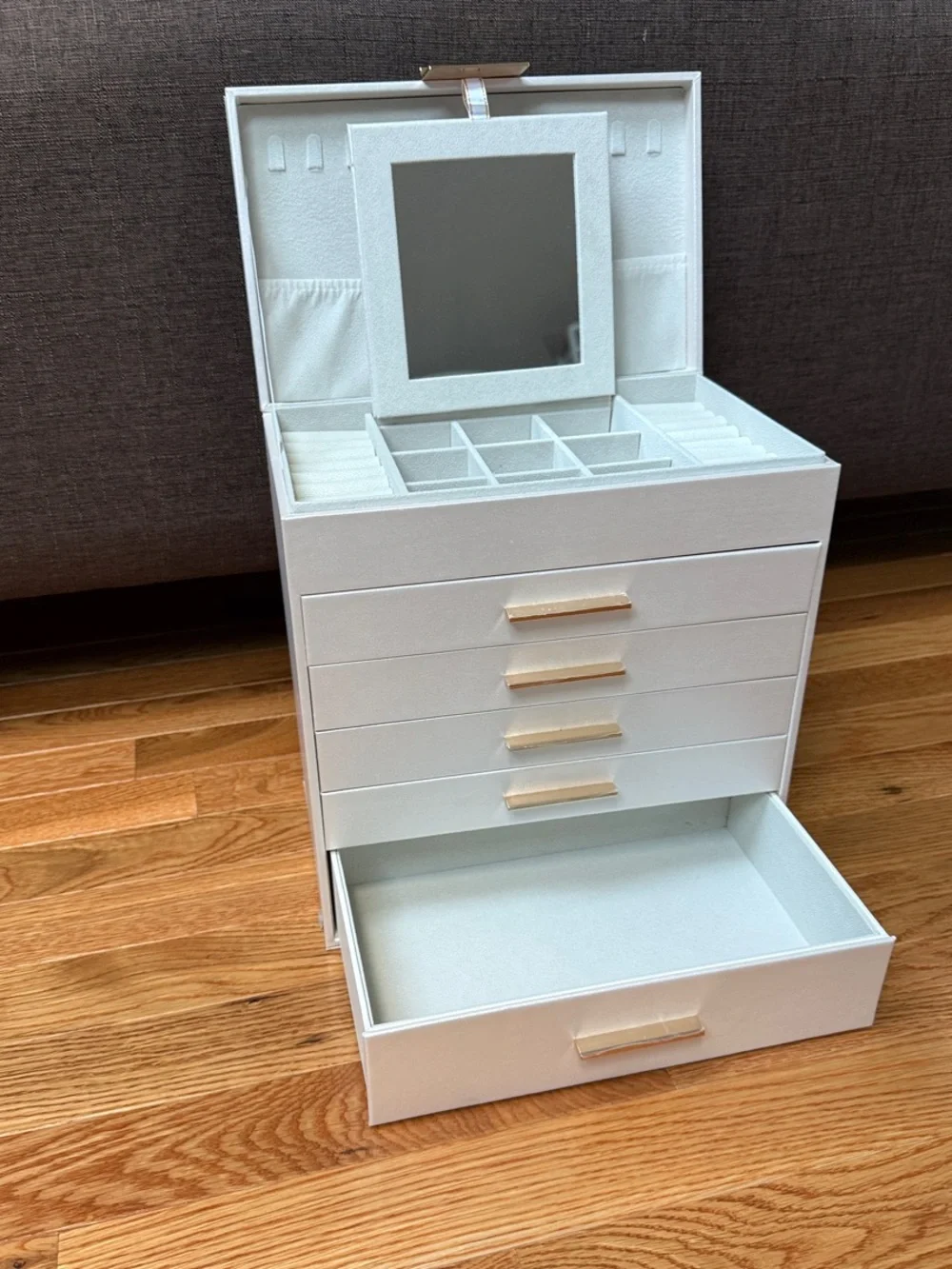 Jewelry organizer